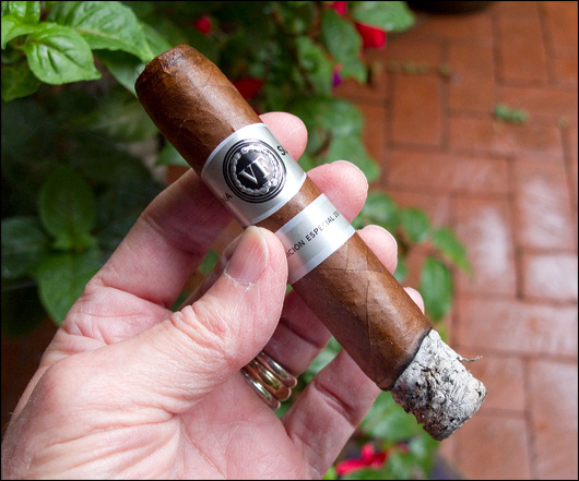 Perfect burn with a solid ash.